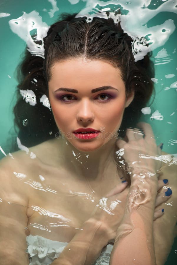 Фото В Ванной В Воде