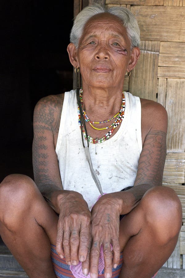 Пожилые Филиппинки