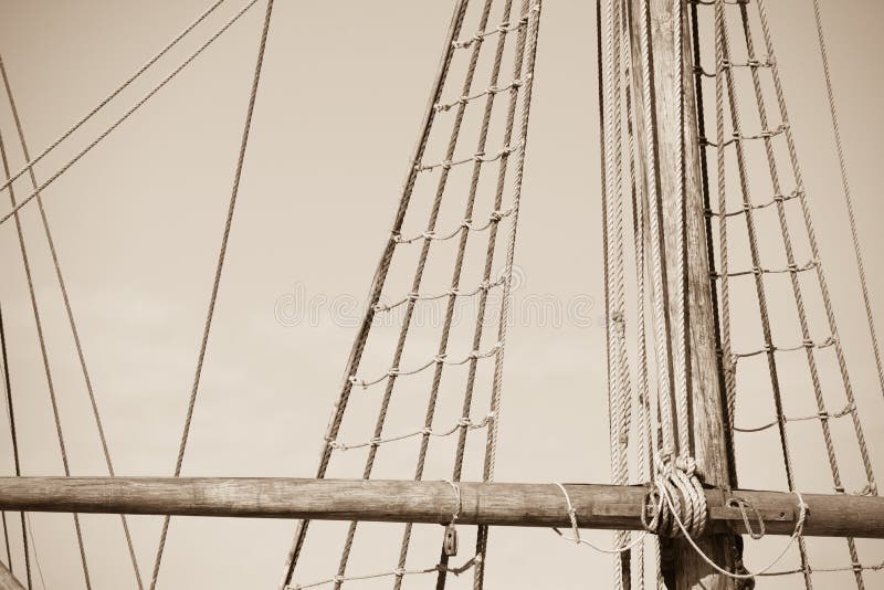 Aparejo Y Cuerdas Del Velero Antiguo Foto De Archivo Imagen De Sepia