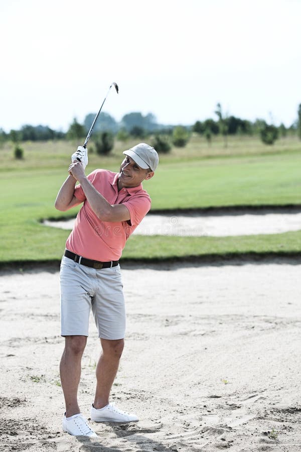 图片 包括有 人们, 种族, 业余爱好, 行动, 白天, 高尔夫球