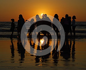 Girls having fun at Juhu beach, Mumbai" border="0