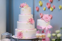 Pink wedding cake decorations