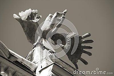 马德里-划分为的天使纪念碑 库存图片 - 图片: 2