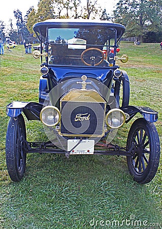 1915 Ford Model T Antique Car