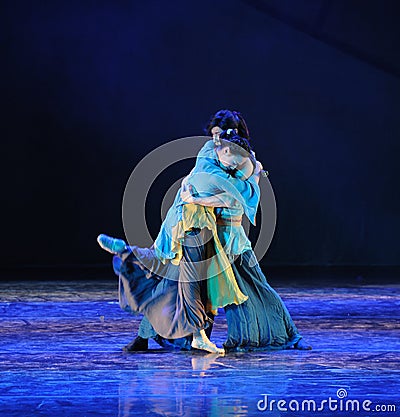 Affectionate hug-The dance drama The legend of the Condor Heroes