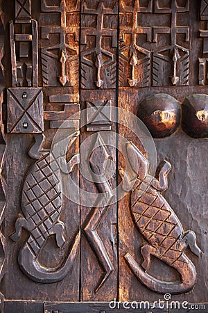 African art wood carving design