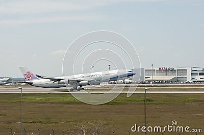 Airbus A340 Take Off