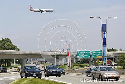 American Airlines Boeing 737 on approach to JFK International Airport in New York