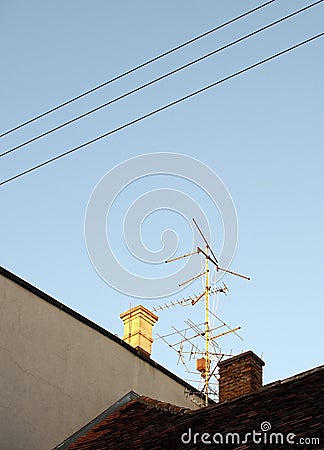Analog tv antenna on roof