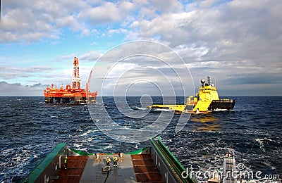 Anchor handling of Semi submergible in North Sea