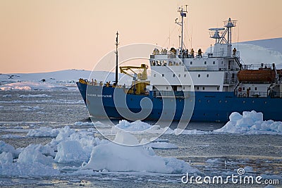 Antarctica - Tourist boat - Lamaire Channel