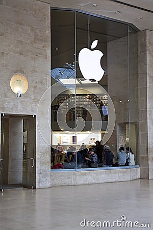 Apple store louvre