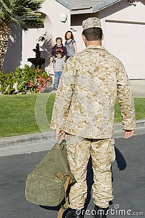 Army Soldier Returning Home