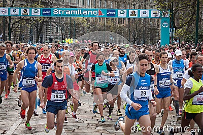 Athletes taking part in Stramilano half marathon