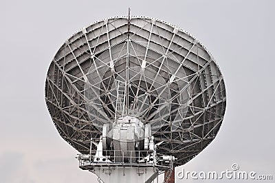 Satellite television system antenna