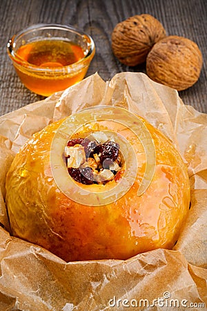 Baked apples with nuts and honey