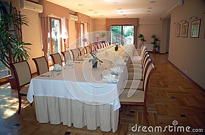 Banquet table