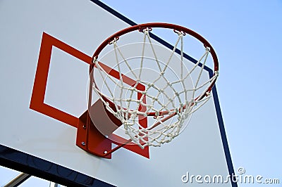 Basketball hoop with net