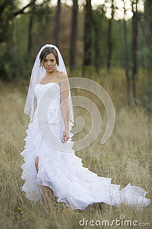 Beautiful bride in a natural outdoor setting