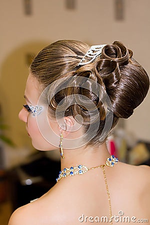 Beautiful hairdress for the bride