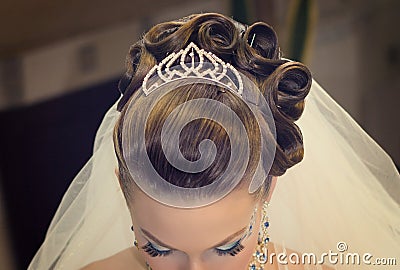 Beautiful hairdress for the bride