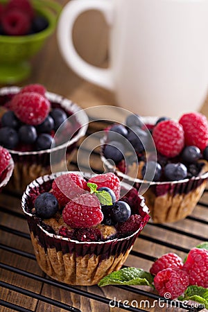 Berry cake with oats