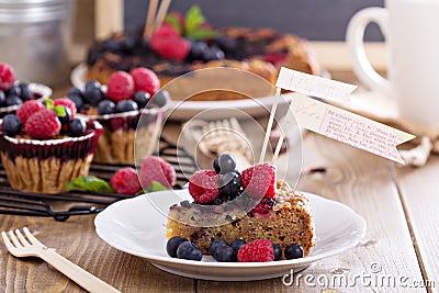 Berry cake with oats