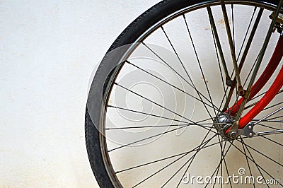 Bicycle tire and spoke wheel