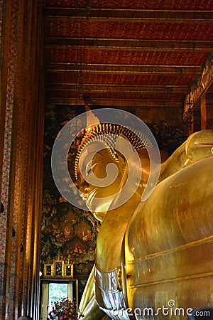 Big Buddha statue at Wat Pho Bangkok
