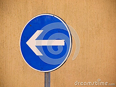 Blue direction sign (2)