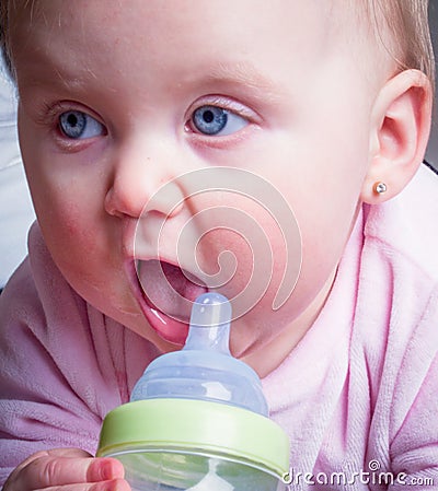 Hurts for baby to suck bottle