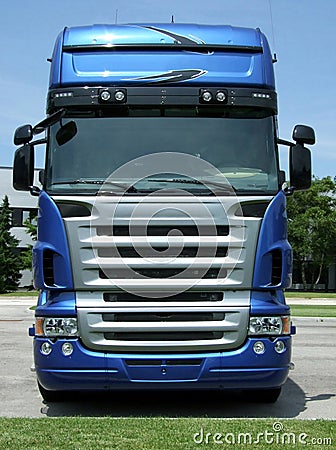 blue-truck-face-10178637.jpg