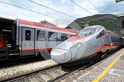Bolzano railway station - engine speed trains