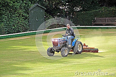 Bowling green maintenance