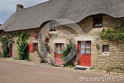 Bretagne, old thatched cottage in Saint Lyphard