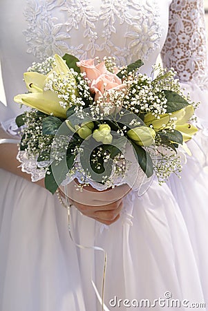 Bride wiht bouquet
