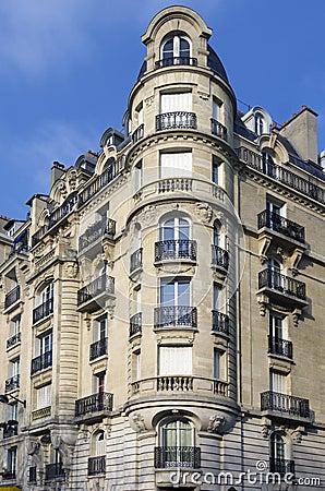 Building in paris center