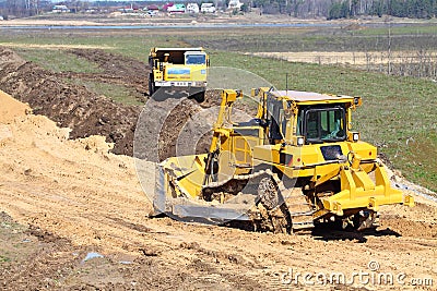 Bulldozer and truck work