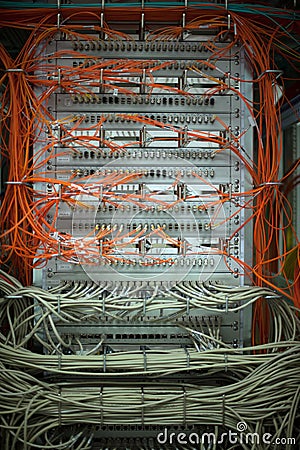 Cabling in many servers