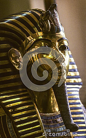 The Gold Mask of Tutankhamun in tge egyptian museum