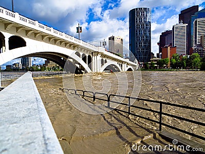 2013 Calgary Bow river flood under bridge