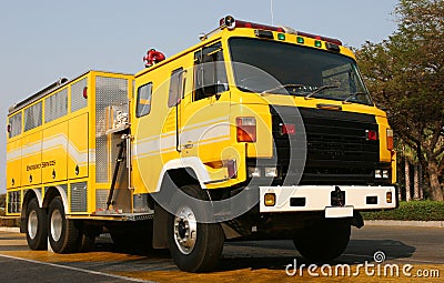 camion-dei-vigili-del-fuoco-giallo-208470