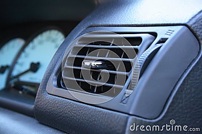 Car air vent