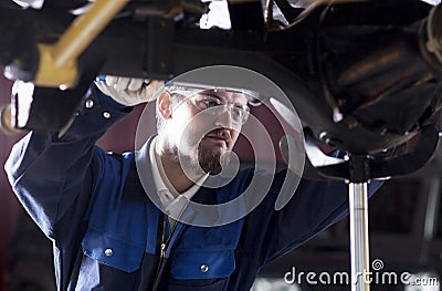 Car mechanic at work