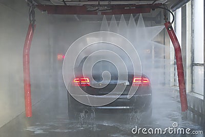 Car Wash With Geometric Spray