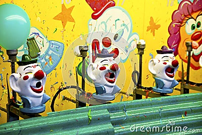 carnival-clown-game-16265422.jpg