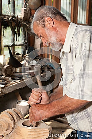 Carving carpenter