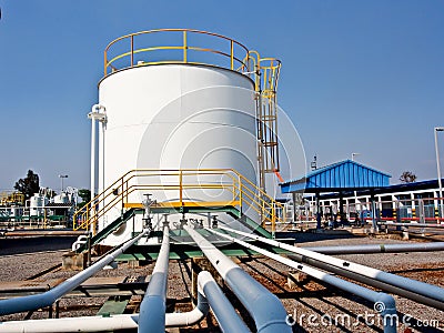Chemical storage tank and pipe line 1
