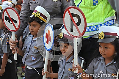 The children get to know the profession of police