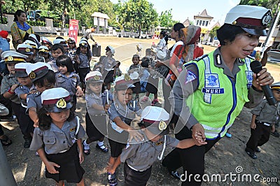 The children get to know the profession of police